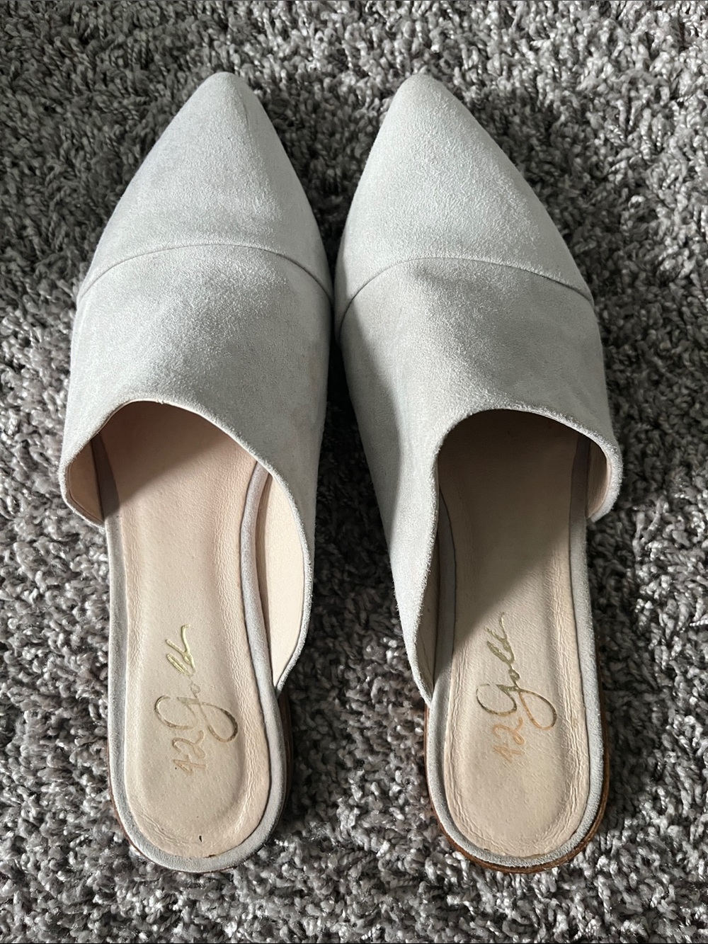 42 GOLD Pointed Toe Slip-On Mules in Light Gray Suede